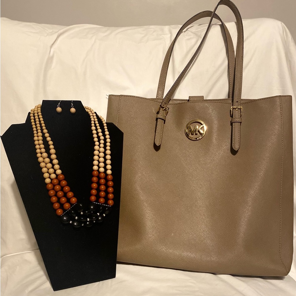 MK Tan Purse